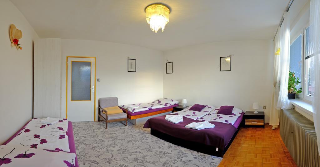 Hotel 7 Star Wishes à Liptovský Hrádok Extérieur photo
